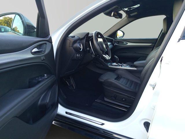 ALFA ROMEO Stelvio usata, con Autoradio digitale
