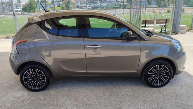 LANCIA Ypsilon usata, con Autoradio