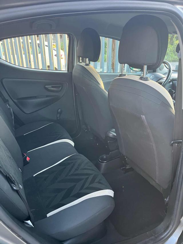 LANCIA Ypsilon usata, con Fendinebbia