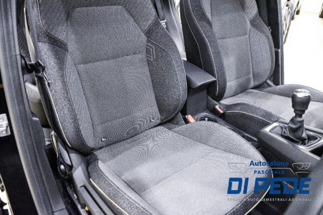RENAULT Captur usata, con Sensori di parcheggio posteriori