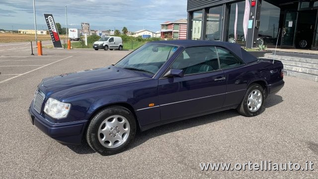 MERCEDES-BENZ E 200 usata, con Climatizzatore