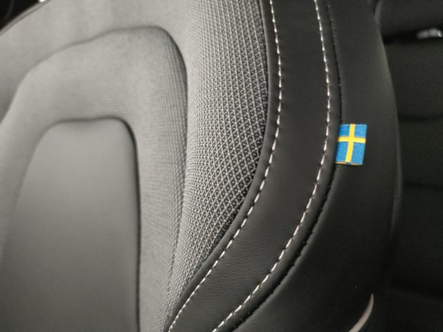 VOLVO XC60 usata, con Tettuccio apribile