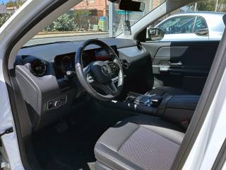 MERCEDES-BENZ GLA 200 usata, con Autoradio digitale