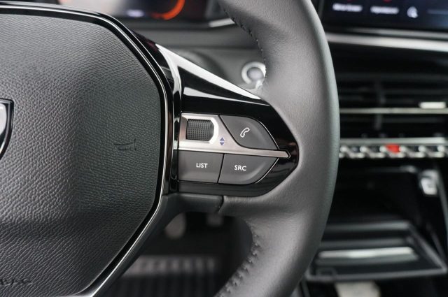 PEUGEOT 2008 usata, con Fari LED
