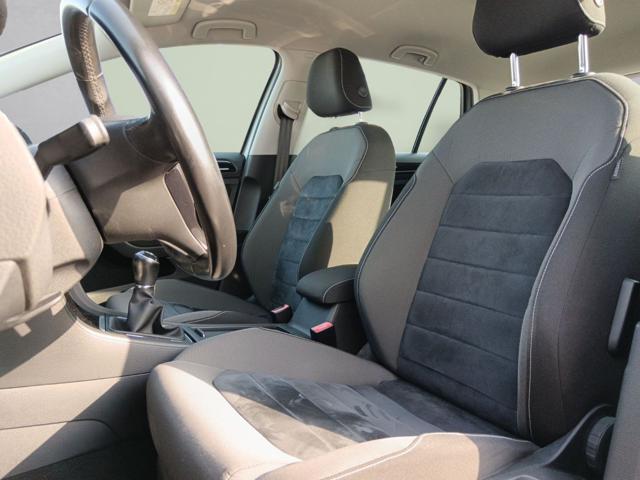 VOLKSWAGEN Golf usata, con Autoradio
