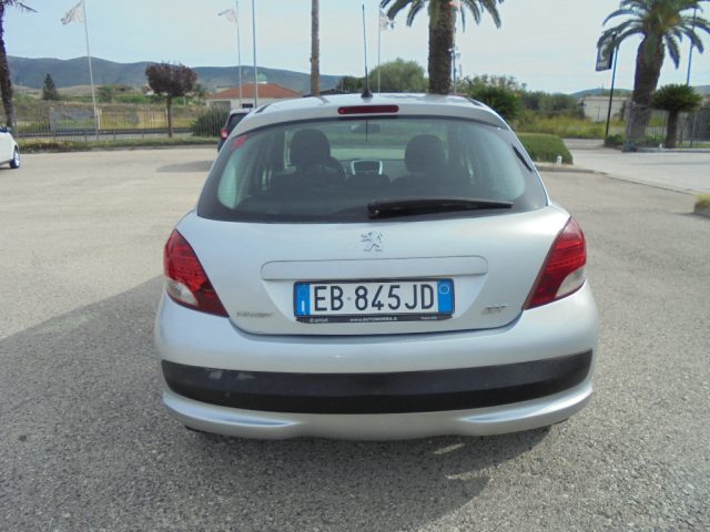 PEUGEOT 207 usata, con Autoradio