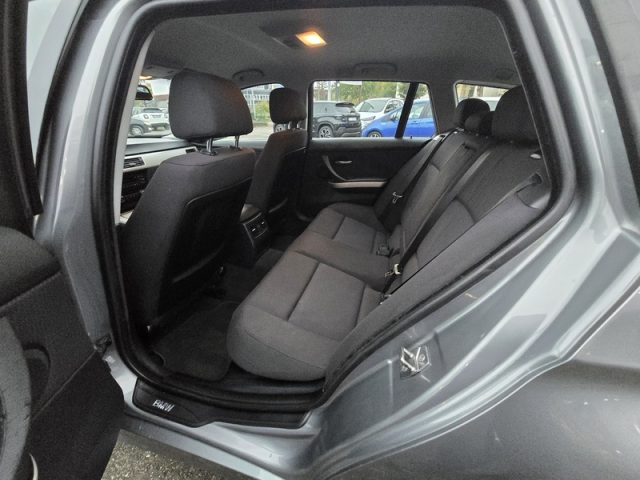 BMW 318 usata, con Fari Xenon