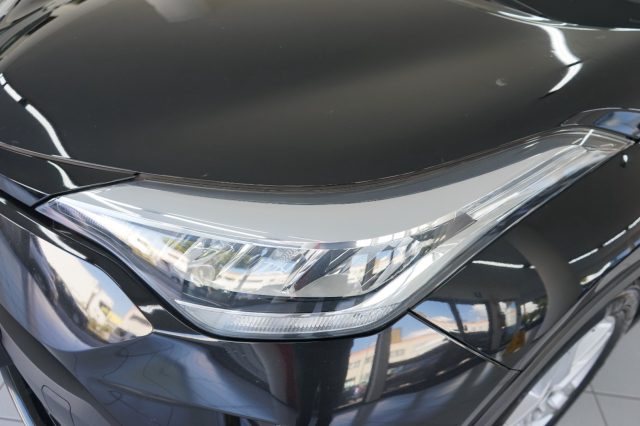 TOYOTA C-HR usata, con Telecamera per parcheggio assistito