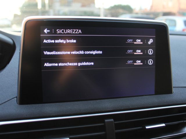 PEUGEOT 3008 usata, con Vivavoce