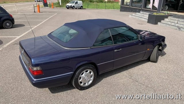 MERCEDES-BENZ E 200 usata 48