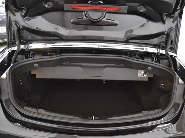 MERCEDES-BENZ E 220 usata, con Fari Xenon