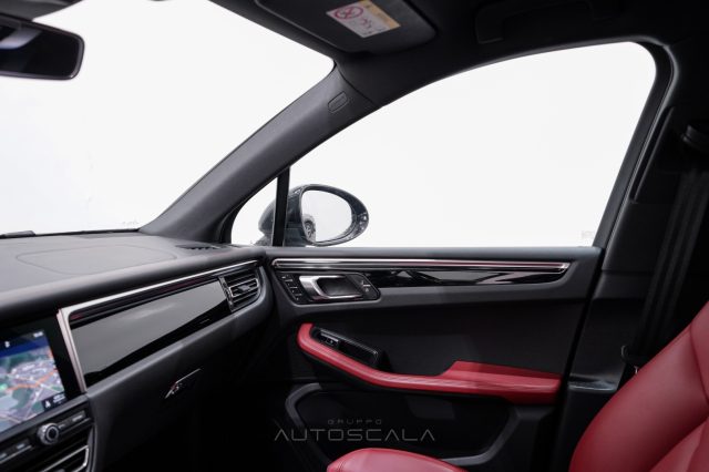 PORSCHE Macan usata, con Touch screen