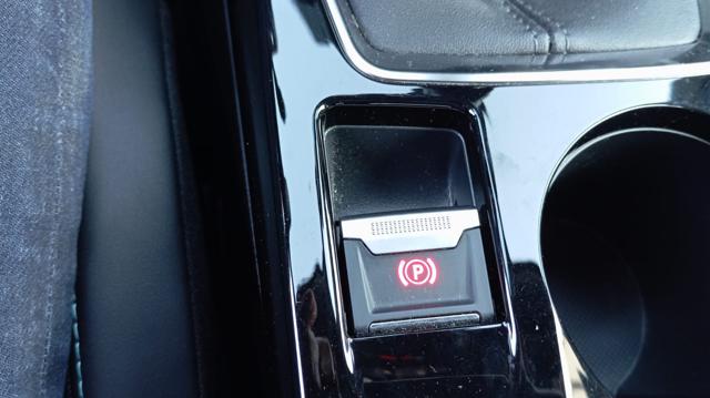 PEUGEOT 2008 usata 32