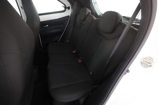 TOYOTA Aygo X usata 9