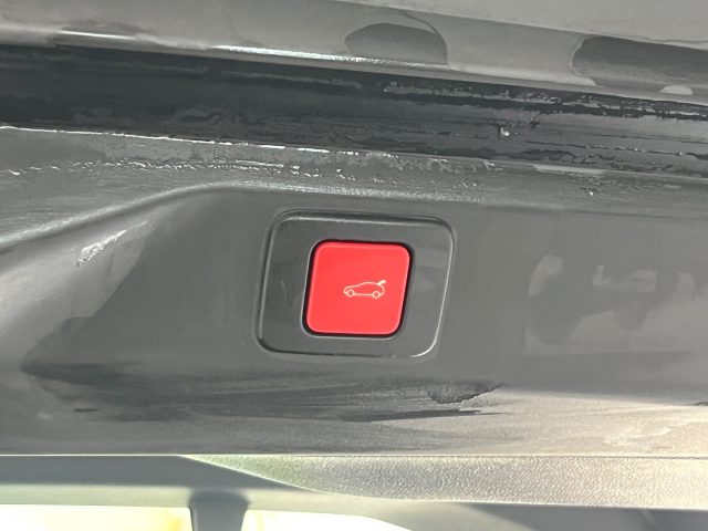 PEUGEOT 3008 usata, con Controllo automatico clima