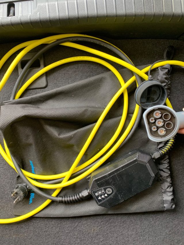 VOLKSWAGEN Passat usata, con MP3