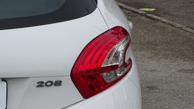 PEUGEOT 208 usata, con Sensore di luce