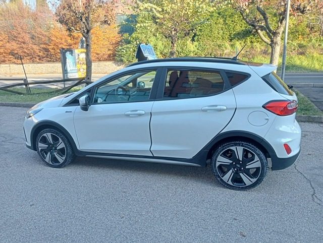 FORD Fiesta usata, con Autoradio