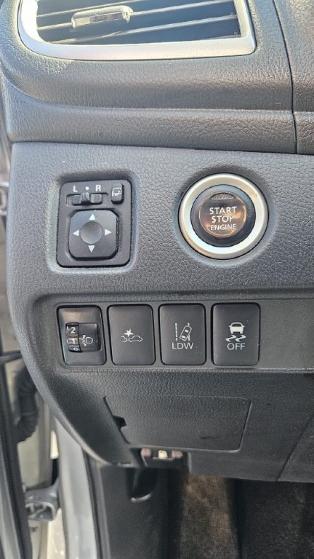 MITSUBISHI L200 usata, con Autoradio digitale