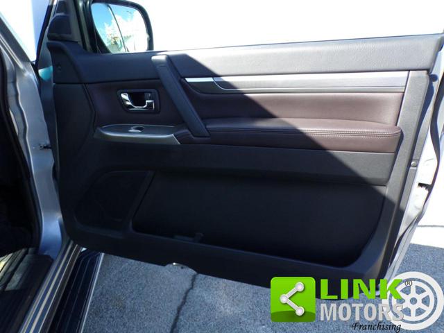 MITSUBISHI Pajero usata, con Regolazione elettrica sedili