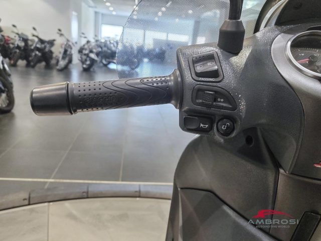 PIAGGIO Beverly 500 usata 9