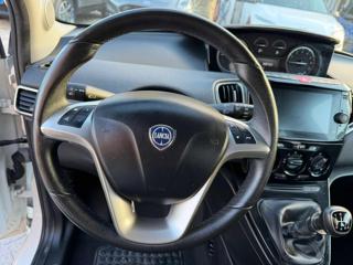 LANCIA Ypsilon usata, con Park Distance Control