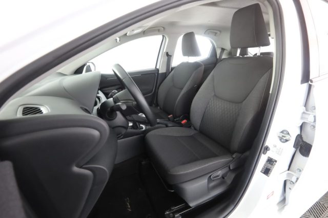 TOYOTA Yaris usata 2