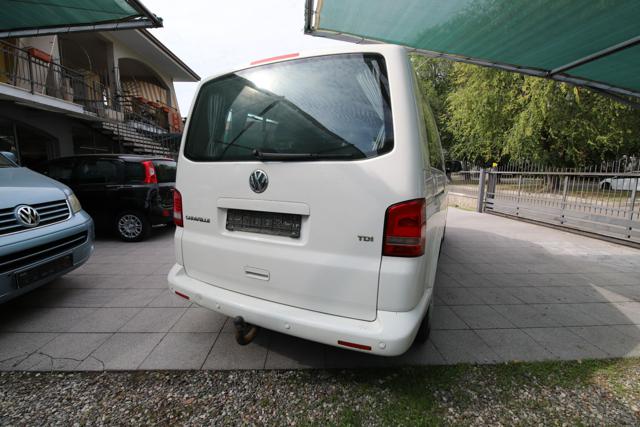 VOLKSWAGEN Caravelle usata, con ESP