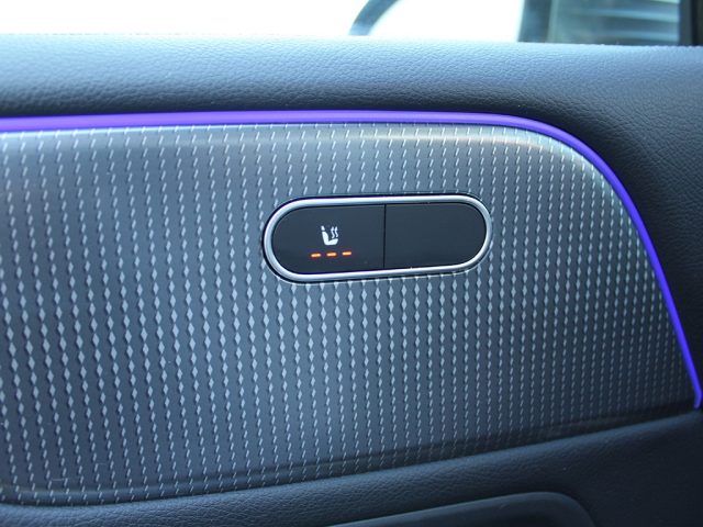 MERCEDES-BENZ GLB 200 usata, con Touch screen