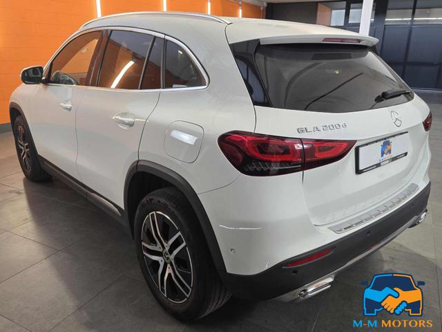 MERCEDES-BENZ GLA 200 usata, con Chiusura centralizzata
