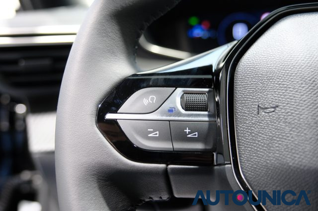 PEUGEOT 2008 usata, con Volante multifunzione