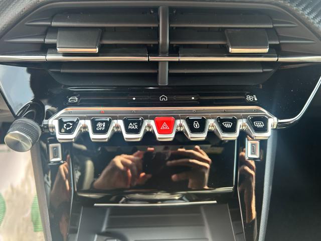 PEUGEOT 2008 usata, con Volante in pelle