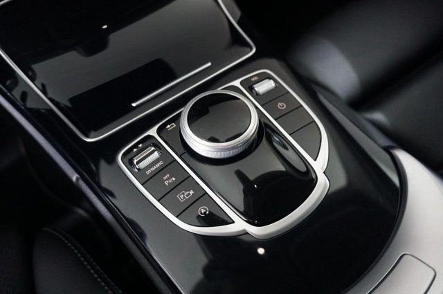 MERCEDES-BENZ C 220 usata, con Controllo trazione