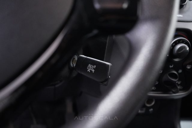 PEUGEOT 108 usata, con Airbag testa