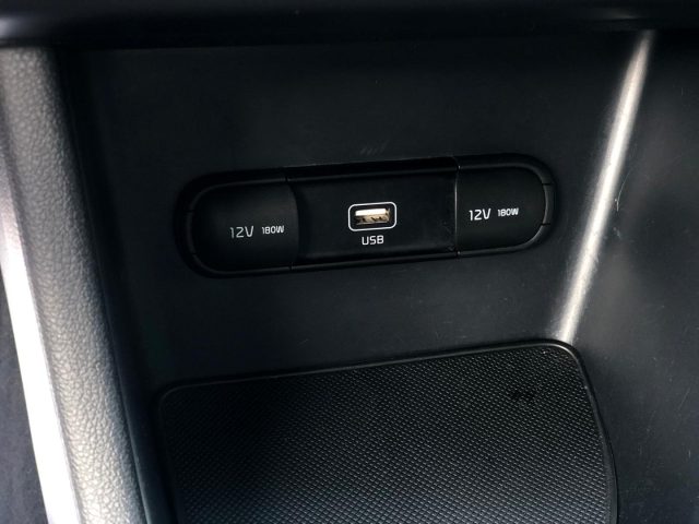 KIA Sportage usata, con Autoradio digitale