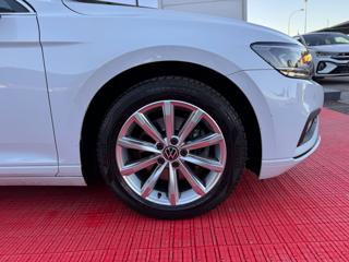 VOLKSWAGEN Passat Variant usata, con Autoradio
