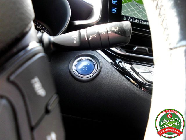 TOYOTA C-HR usata, con Controllo vocale
