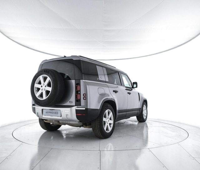 LAND ROVER Defender usata 1