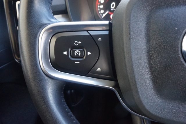 VOLVO XC40 usata, con Volante multifunzione