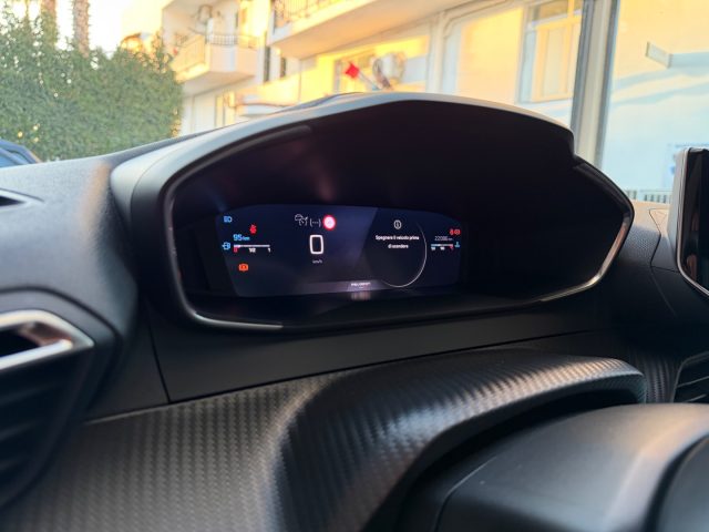 PEUGEOT 2008 usata, con Isofix