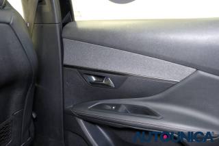 PEUGEOT 3008 usata, con Pacchetto sportivo