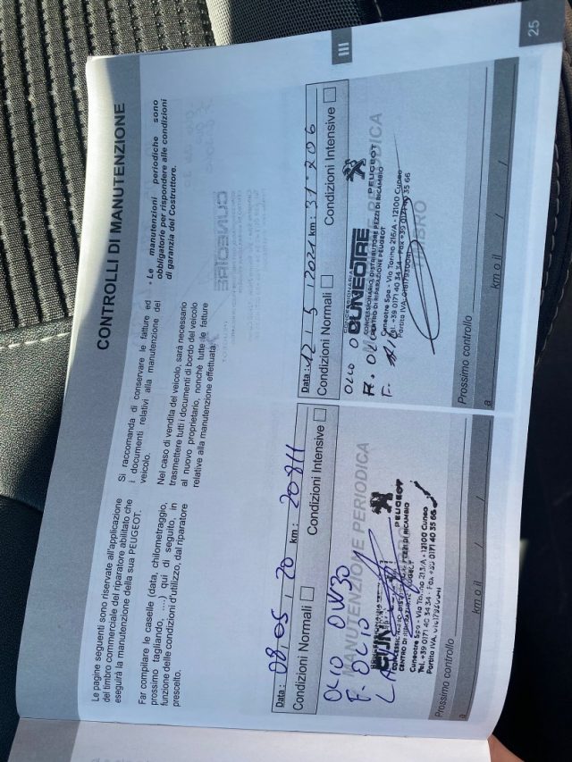 PEUGEOT 2008 usata, con Autoradio