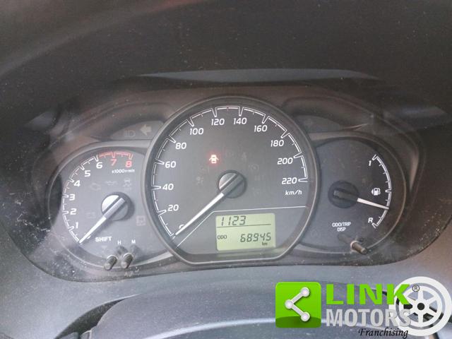 TOYOTA Yaris usata, con Volante multifunzione