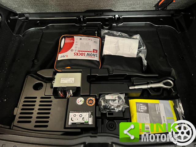 MERCEDES-BENZ GLA 200 usata 16