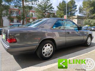 MERCEDES-BENZ E 200 usata, con Alzacristalli elettrici