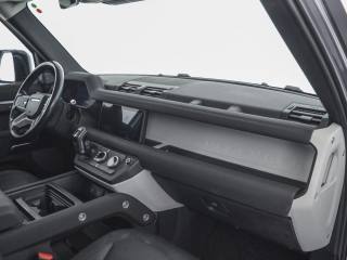 LAND ROVER Defender usata 2