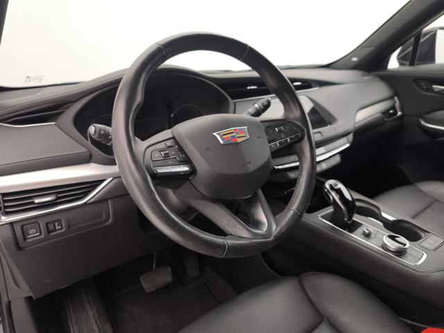 CADILLAC XT4 usata, con Controllo automatico clima