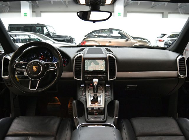 PORSCHE Cayenne usata, con Alzacristalli elettrici
