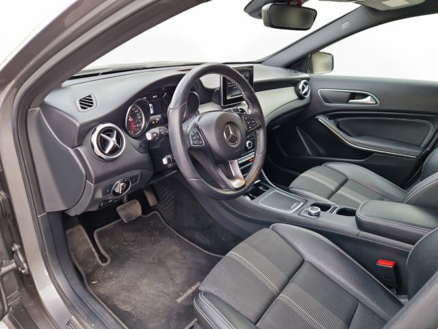 MERCEDES-BENZ GLA 200 usata, con Specchietti laterali elettrici
