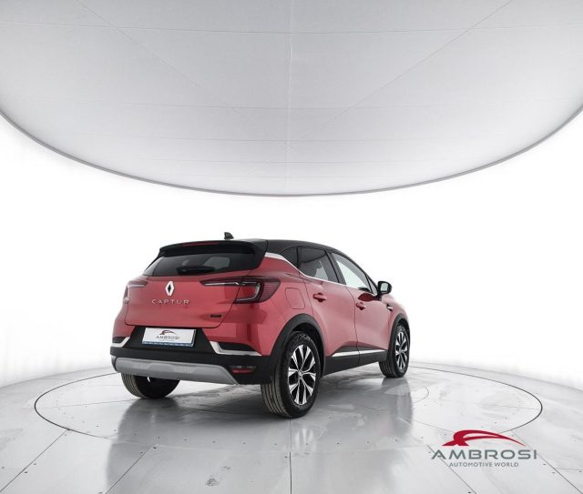 RENAULT Captur usata 2